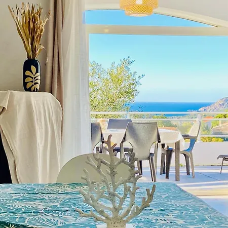 Villa Montalbo Vue Avec Grande Terrasse&plage à Proximité - Idéale Famille Et Groupe De 2 à 10 Personnes Cargèse