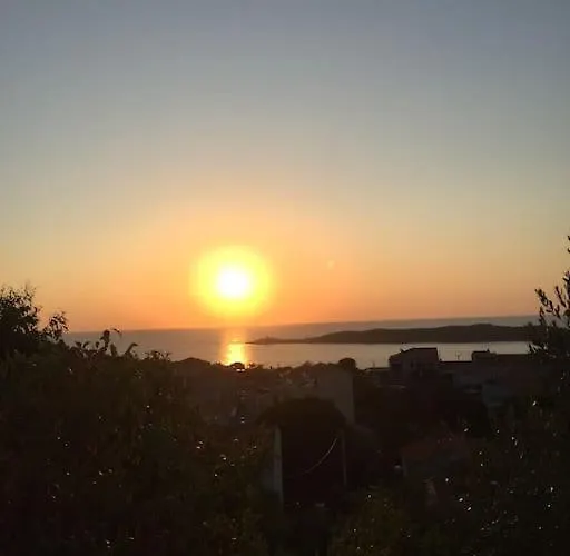 Montalbo Vue Avec Grande Terrasse & A Proximite - Ideale Famille Et Groupe De 2 A 10 Personnes Каржез