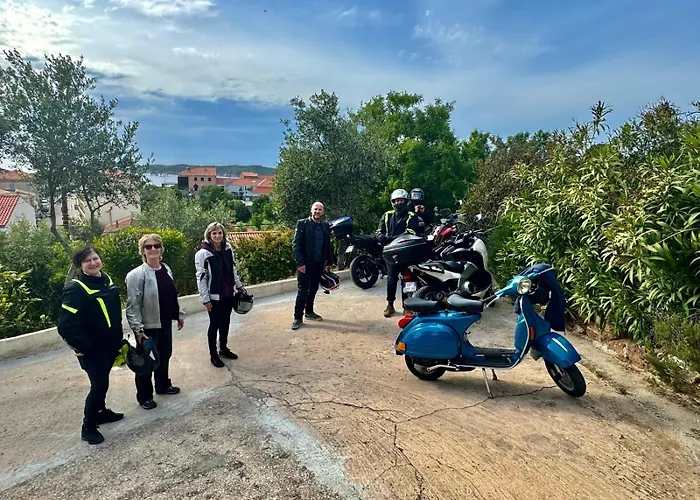 Montalbo Vue Avec Grande Terrasse & A Proximite - Ideale Famille Et Groupe De 2 A 10 Personnes *