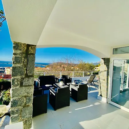 Montalbo Vue Avec Grande Terrasse & A Proximite - Ideale Famille Et Groupe De 2 A 10 Personnes Villa Cargese