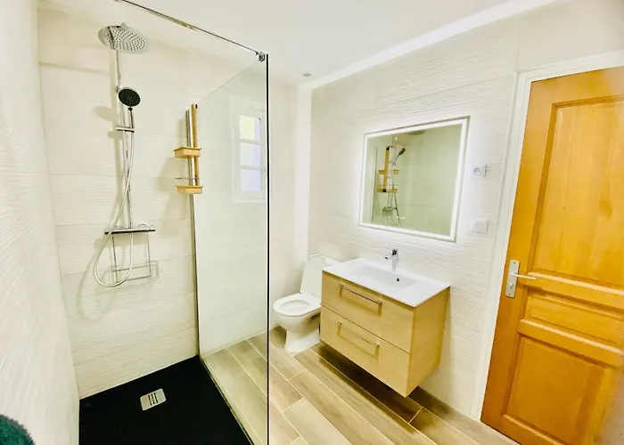 Montalbo Vue Avec Grande Terrasse & A Proximite - Ideale Famille Et Groupe De 2 A 10 Personnes